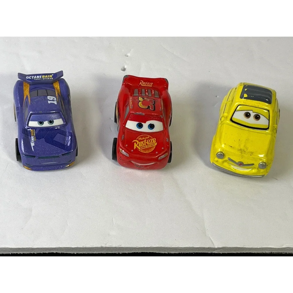 Disney Pixar Cars Mini Racers Lightning McQueen Luigi Bobby Swift Mattel Diecast